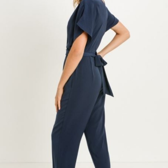 Navy Blue V-Neck Jumpsuit – Elegant & Minimalist Style - Picture 6 of 7